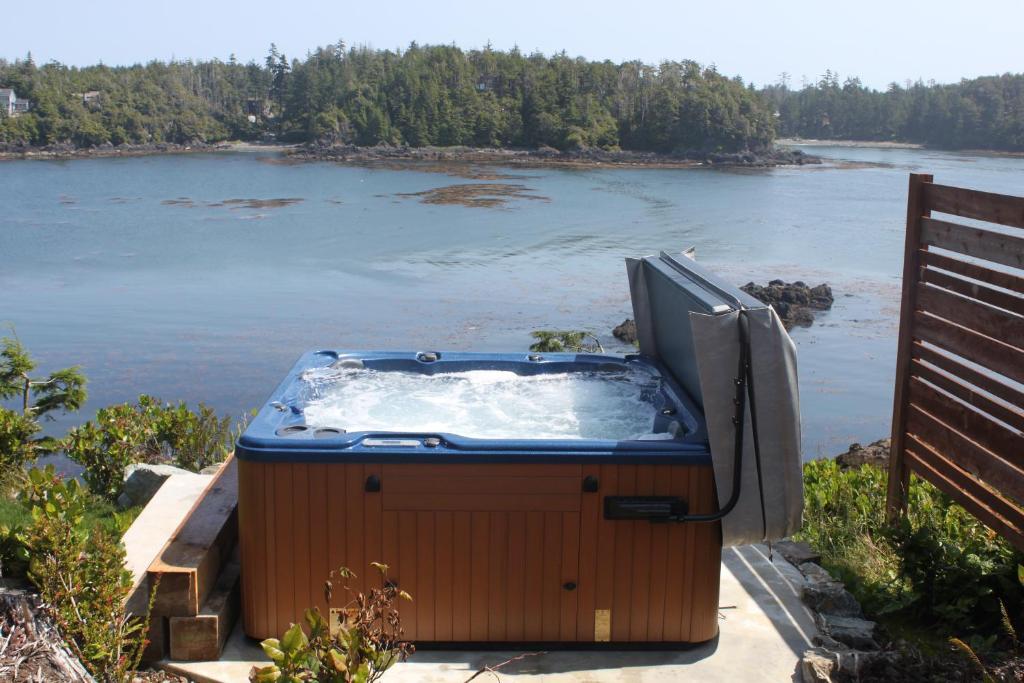 Cygnet Cove Suites Ucluelet Esterno foto