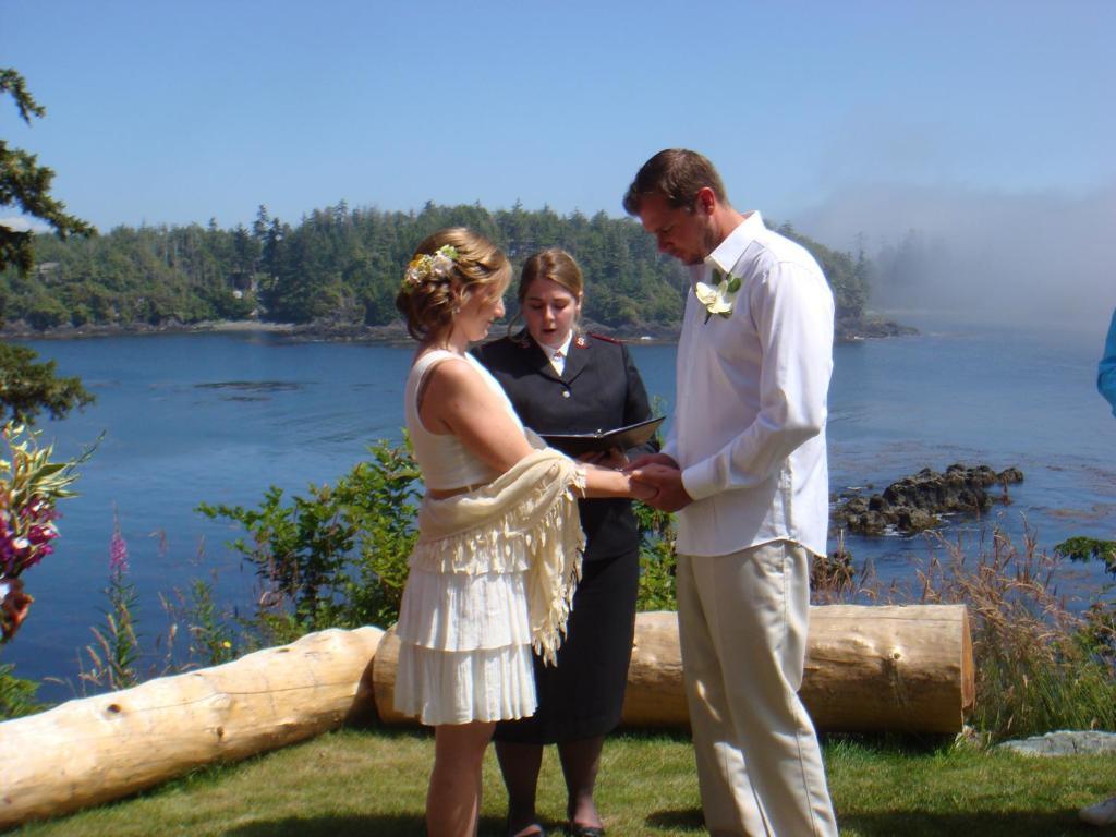 Cygnet Cove Suites Ucluelet Esterno foto